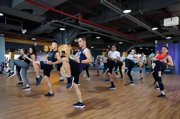 健身房价格表图片大全_平民健身房_平价健身房