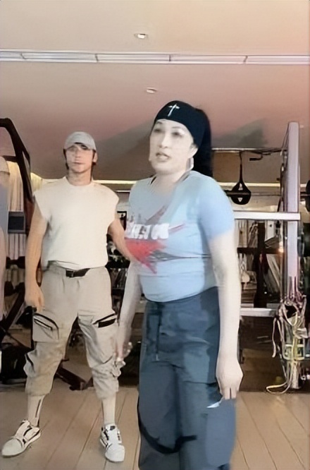 健身版钟丽缇_钟丽缇健身_钟丽缇体操服