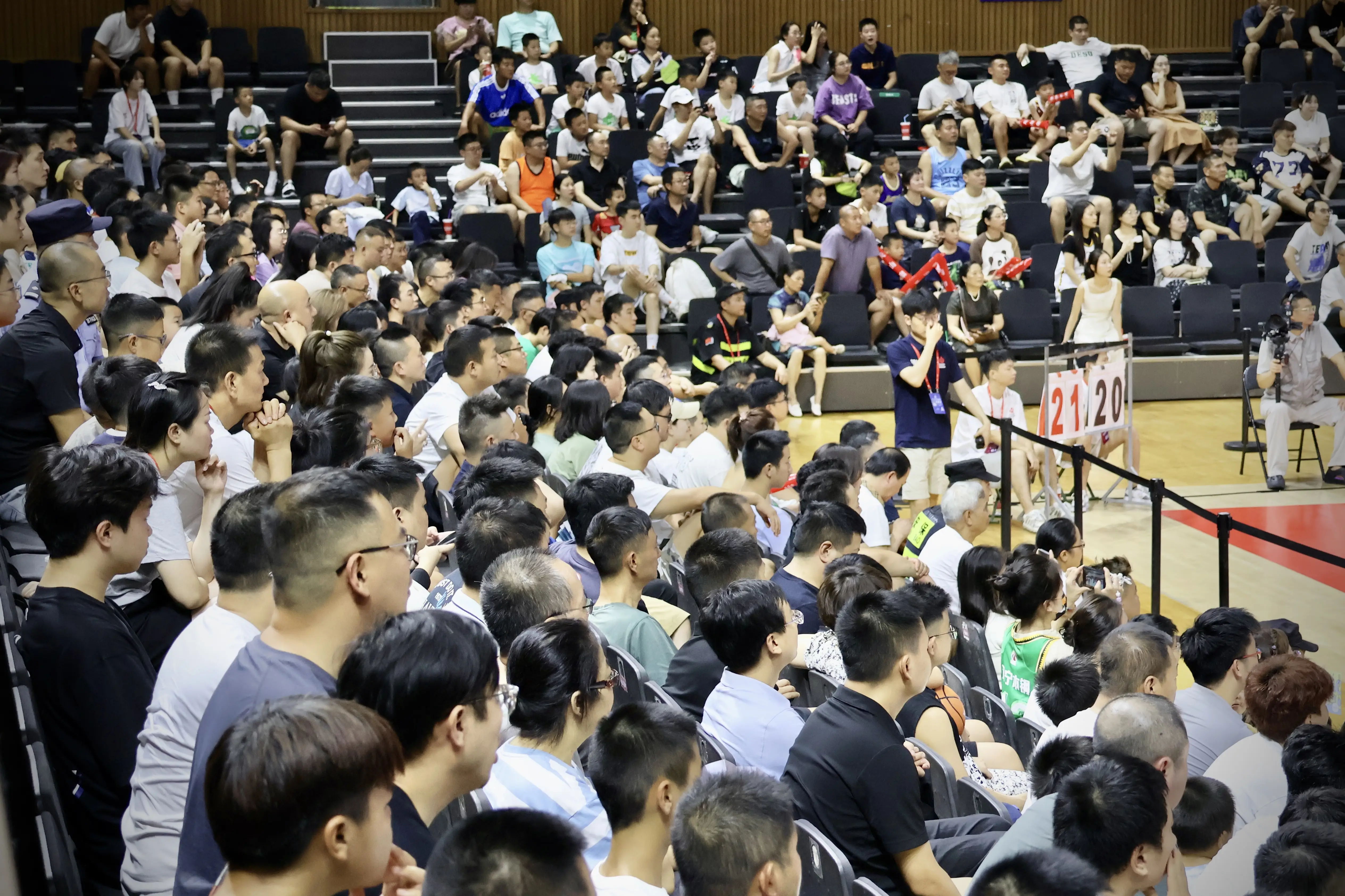 中欧篮球冠军_篮球中欧冠军对抗赛辽宁队_篮球中欧冠军是谁