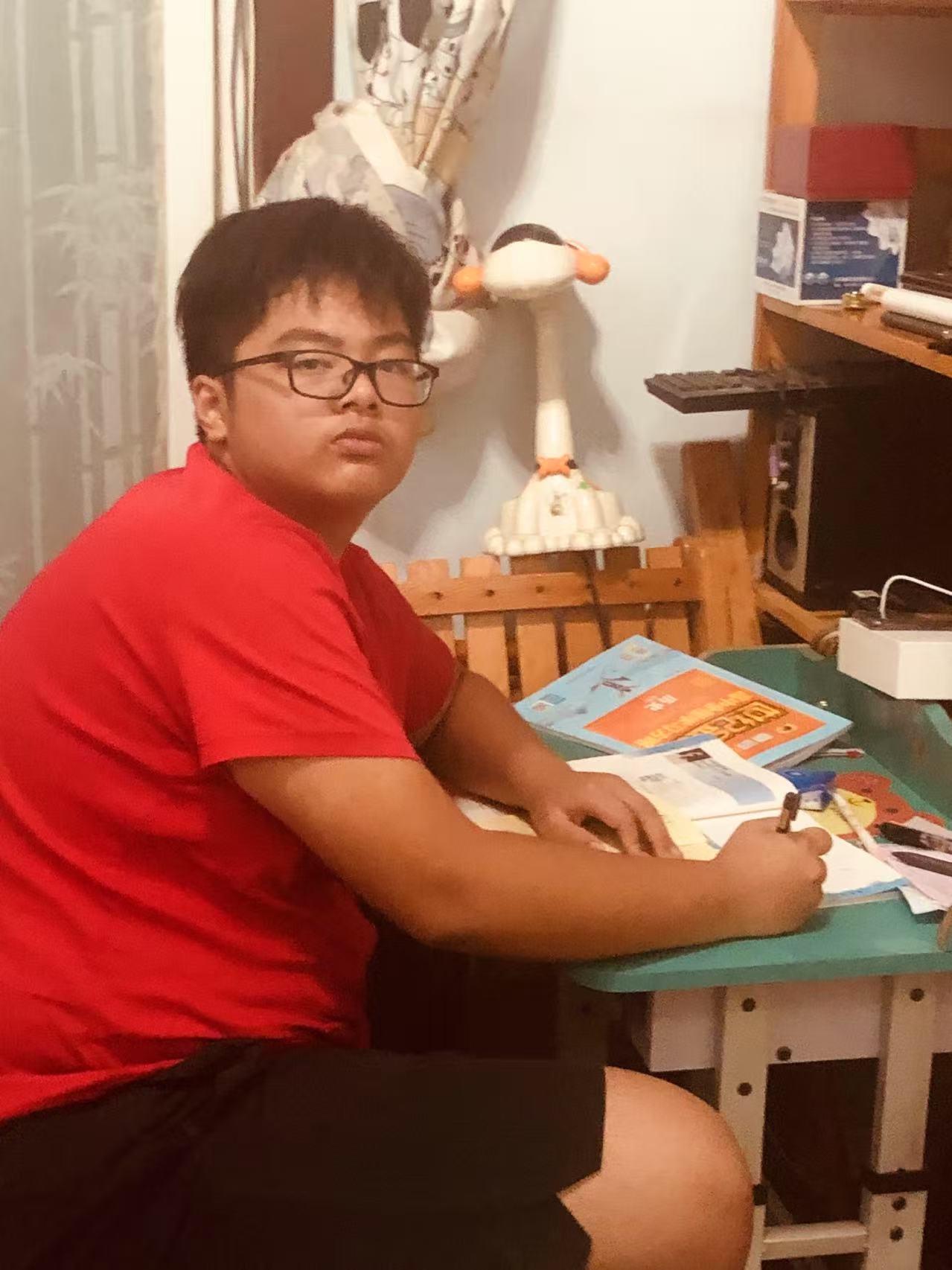 健身房培训学校_学校健身房_有健身房的学校